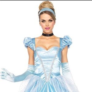 EUC Leg Avenue Cinderella Woman’s Costume size Medium 6/8; 8/10.